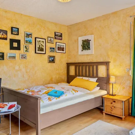 Schoenes Mit Eigenem Bad Гостевой дом Альбштадт