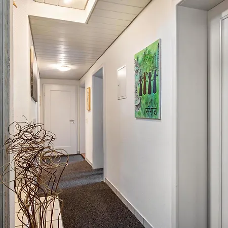 Schoenes Mit Eigenem Bad Альбштадт