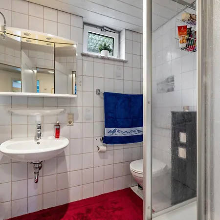 Schoenes Mit Eigenem Bad 3* Альбштадт